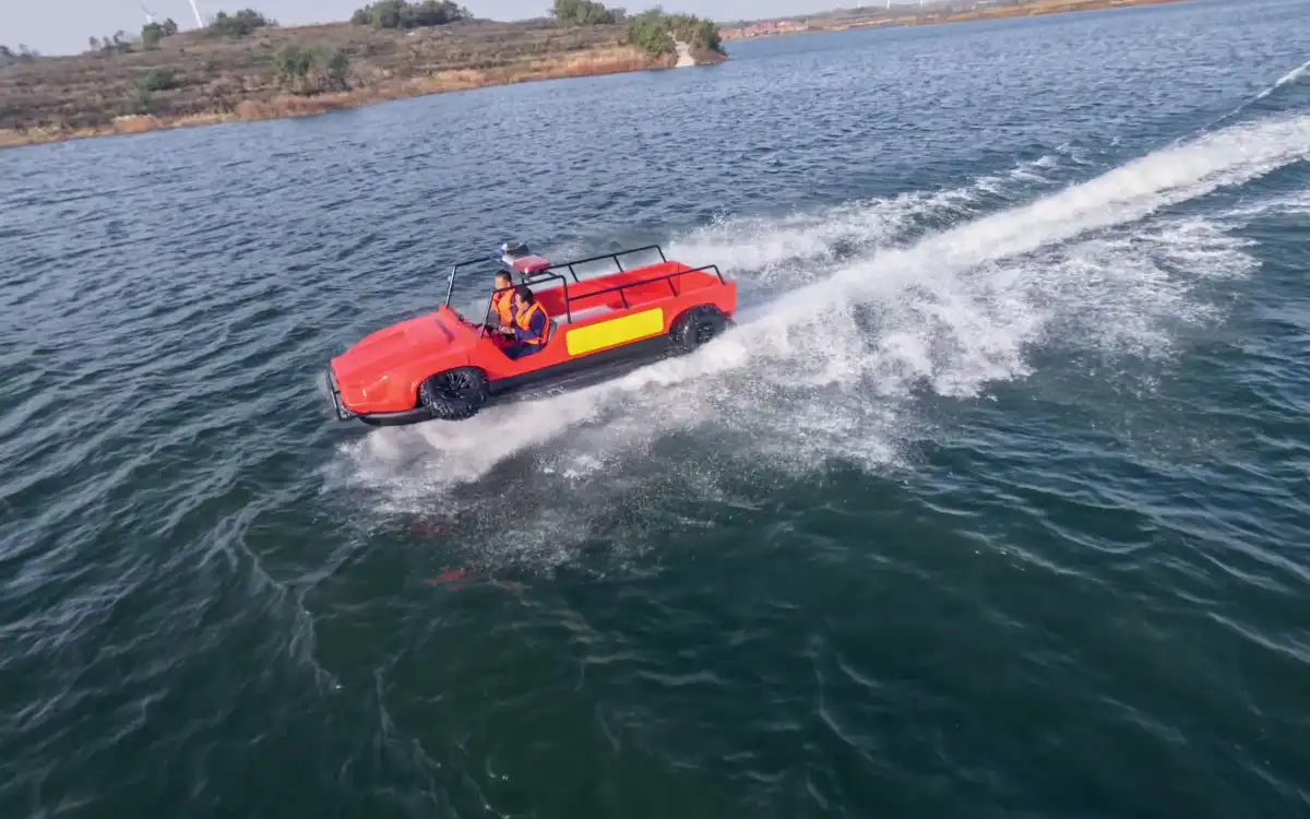 Amphibious boat