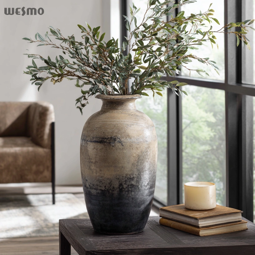 Twilight Glaze – Handcrafted Gradient Ceramic Vase