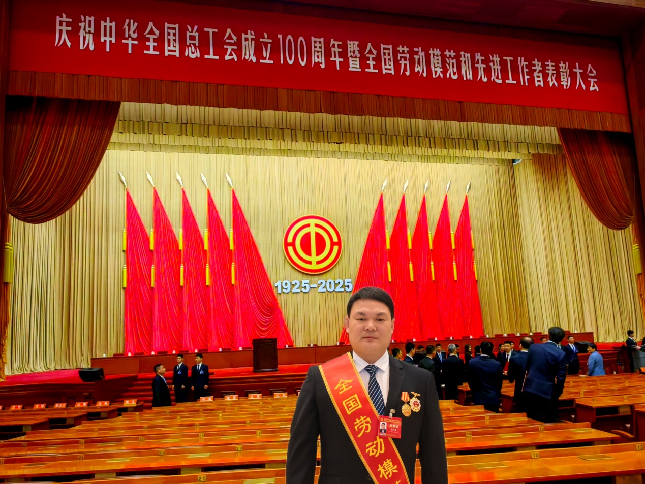 C:\Users\Administrator\Documents\WeChat Files\wxid_aqafek18kt9x22\FileStorage\Temp\77cbd5b93c846e5144ce2335c3ad1e4.jpg