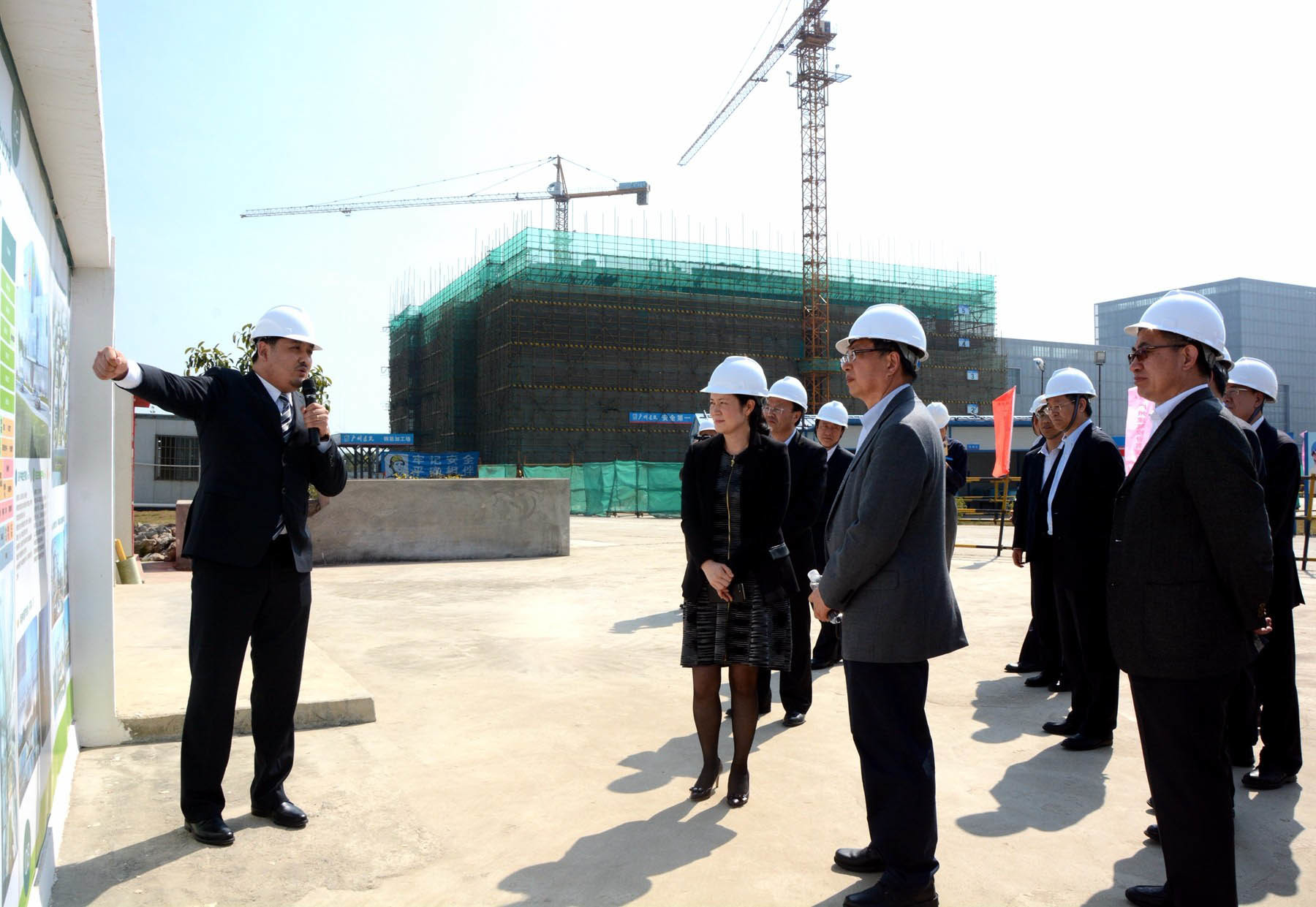 On February 17, 2017, Sun Xianze, the deputy director of the State Food and Drug Administration, led a team to conduct an on-site inspection of the industrial park to understand the progress of its work. On February 17, 2017, Sun Xianze, the deputy director of the State Food and Drug Administration, led a team to conduct an on-site inspection of the industrial park to understand the progress of its work.