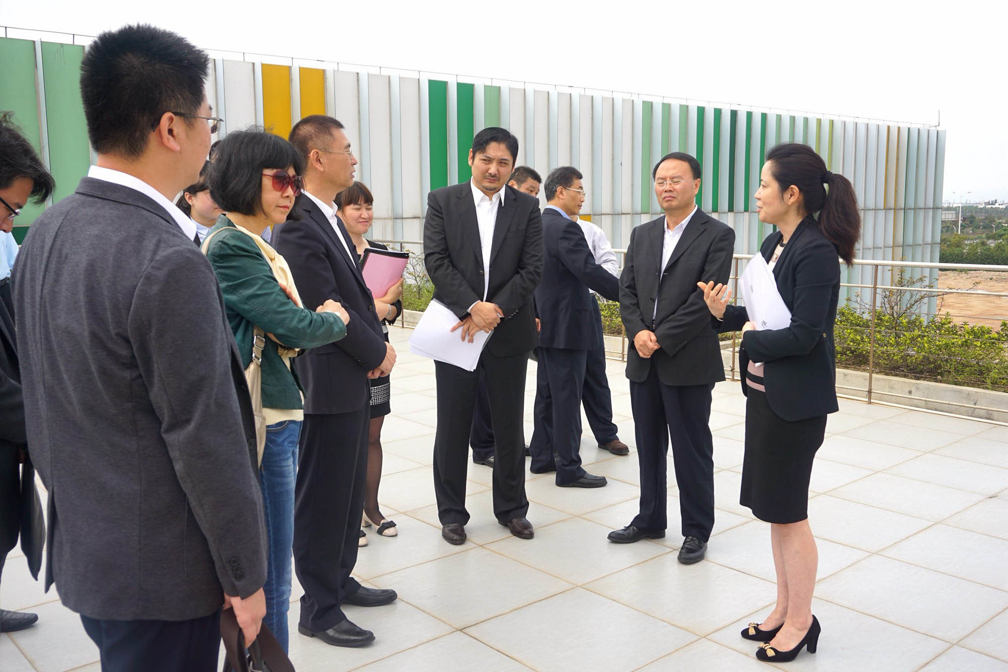 On April 7, 2016, a delegation of 13 people led by Yao Jian, Deputy Director of the Macao Liaison Office, visited the industrial park for an on-site inspection and engaged in in-depth discussions about the project development of the industrial park. On April 7, 2016, a delegation of 13 people led by Yao Jian, Deputy Director of the Macao Liaison Office, visited the industrial park for an on-site inspection and engaged in in-depth discussions about the project development of the industrial park.
