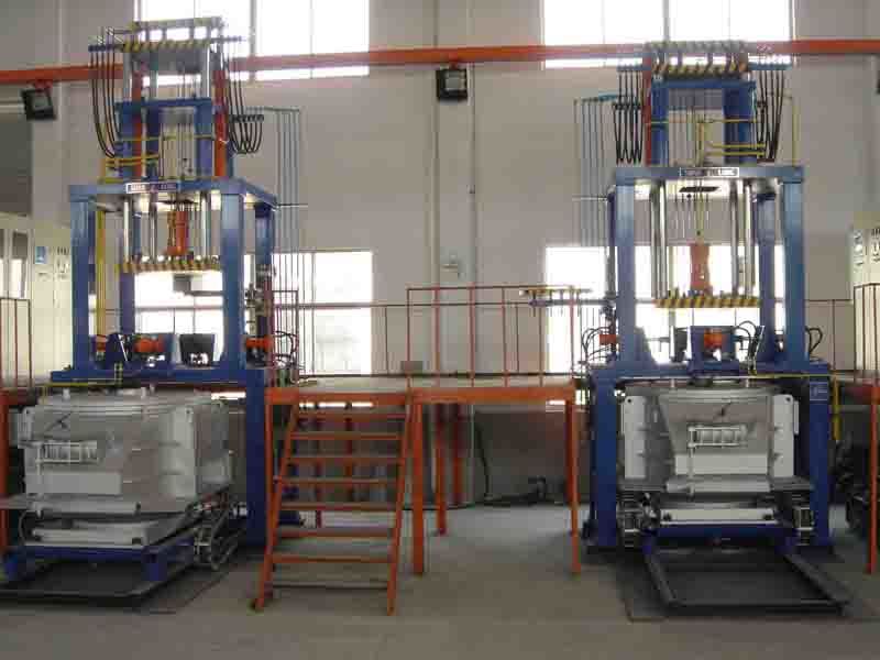 Low pressure casting machine