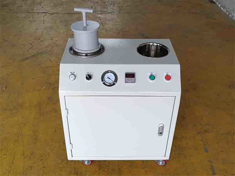 Vacuum testing machine