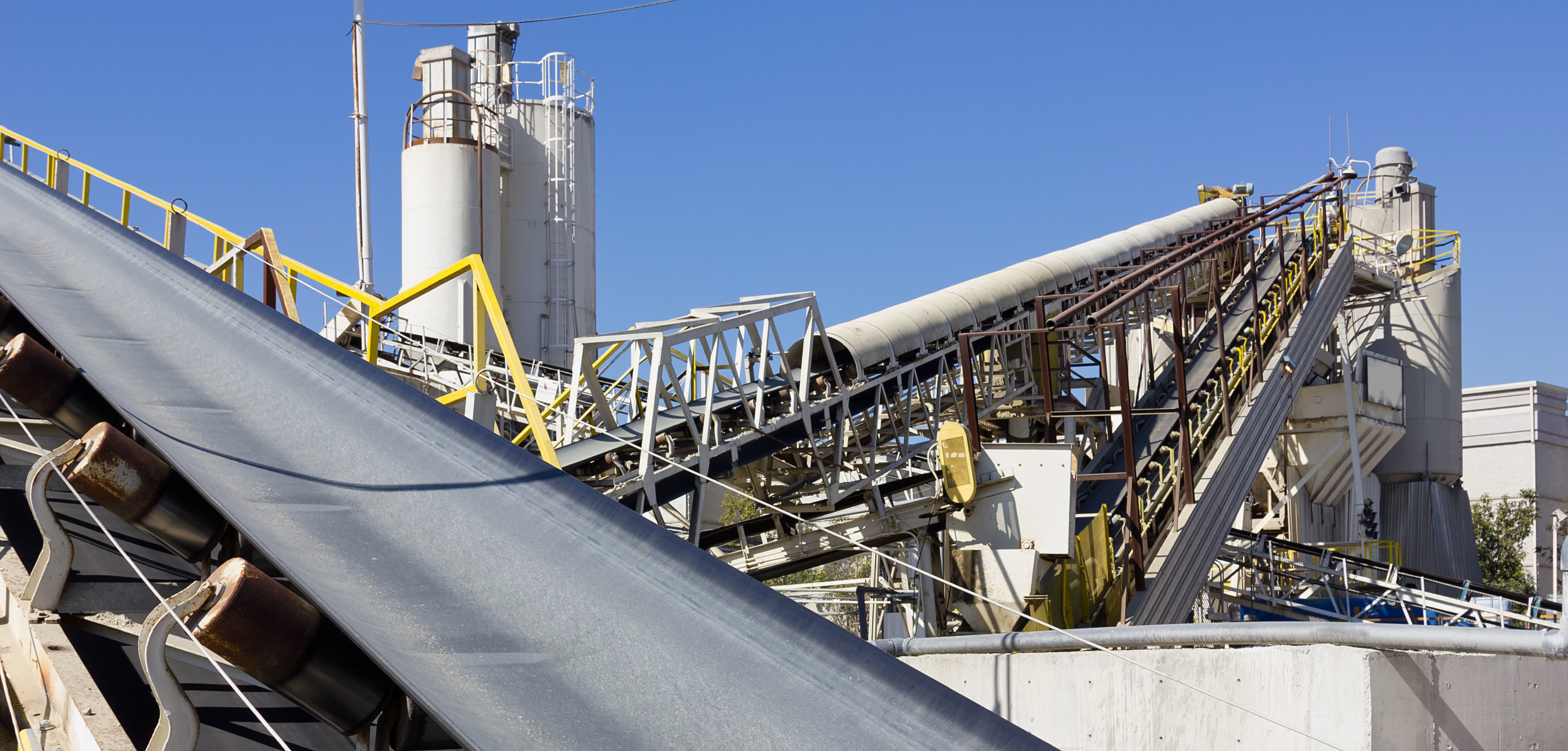 Integration of research and development, production, sales, and service of industrial and mining products.