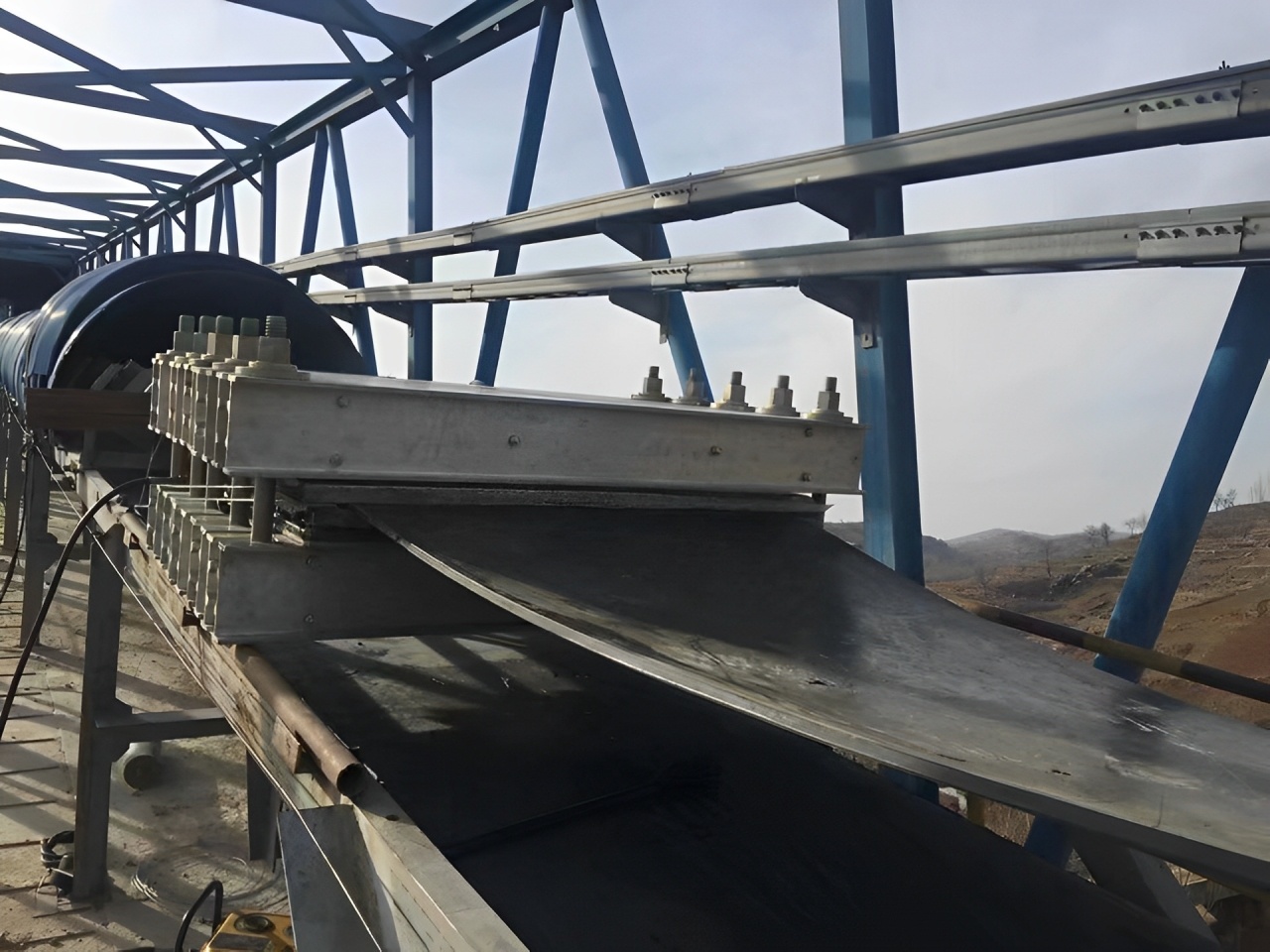 Heavy- duty Vulcanizing Press Machine Heavy- duty Vulcanizing Press Machine