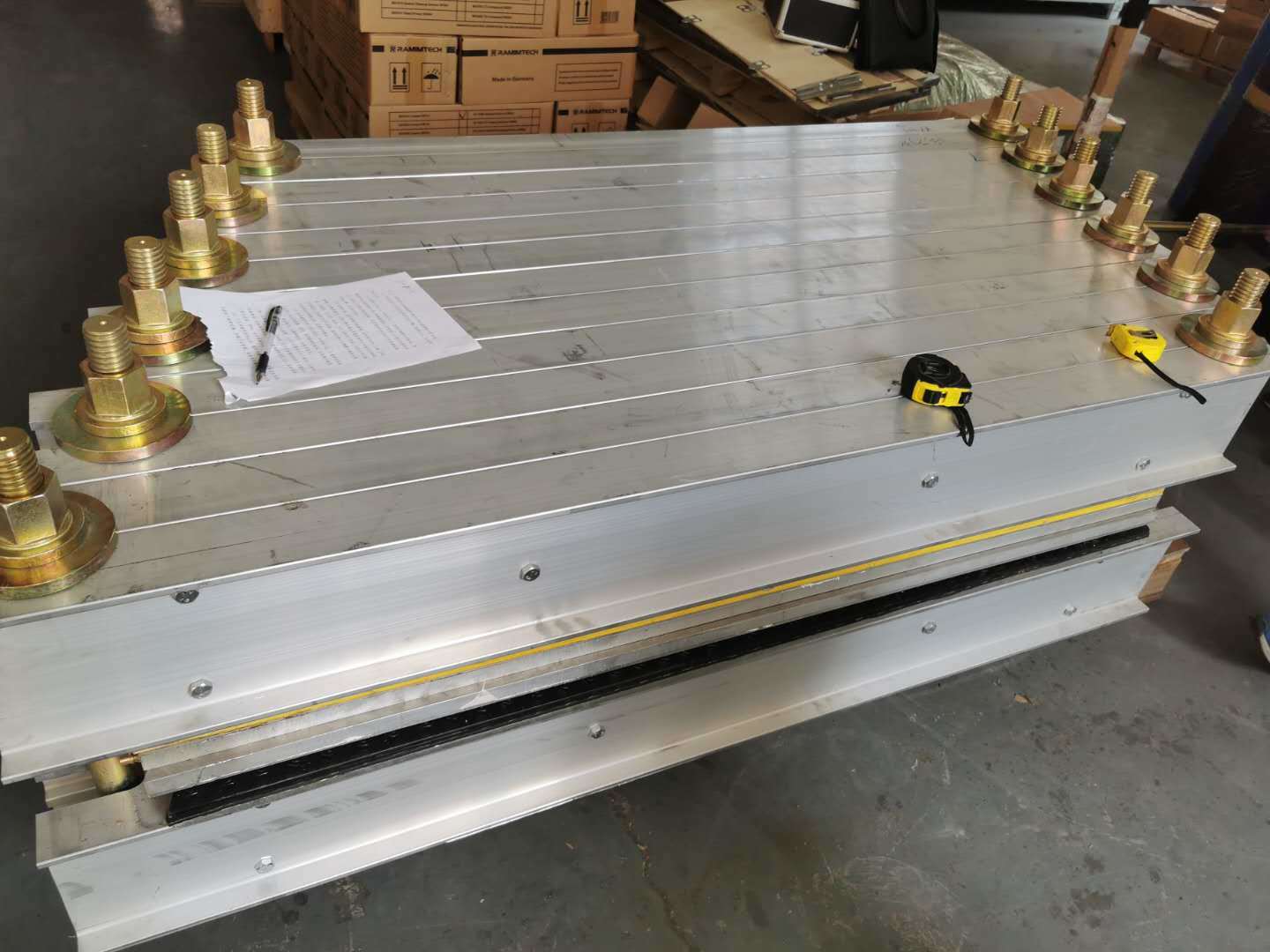 Heavy- duty Vulcanizing Press Machine Heavy- duty Vulcanizing Press Machine