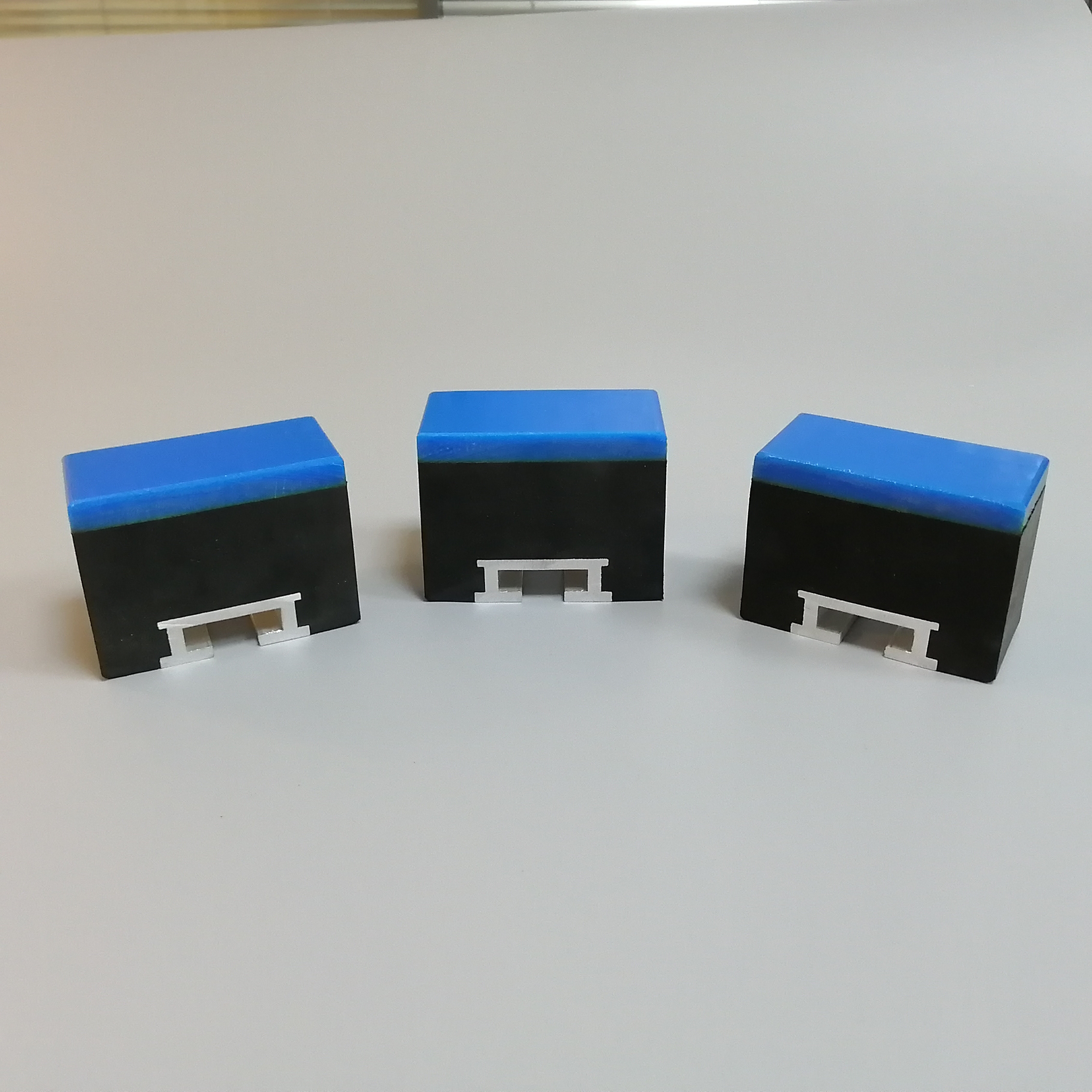 High Elastic UHMWPE Conveyor Impact Bar High Elastic UHMWPE Conveyor Impact Bar