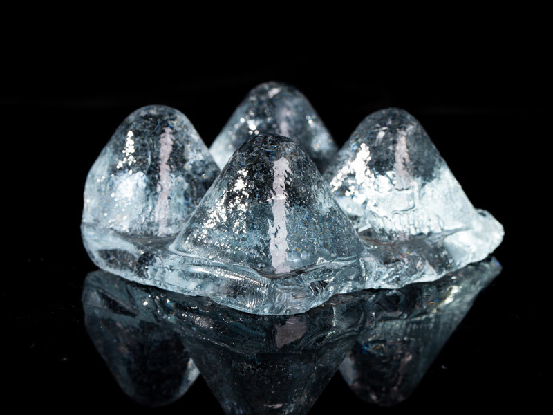Solid sodium silicate