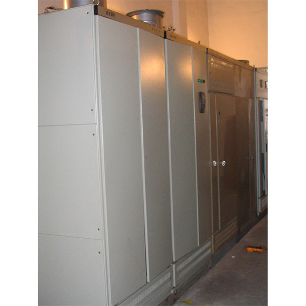Variable frequency drive with separately adjustable voltage and frequency