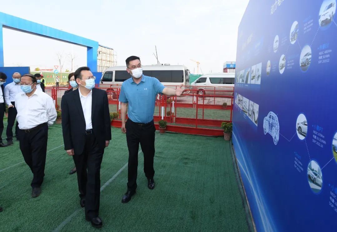 武汉市委副书记、市长程用文莅临中创新航武汉项目调研
