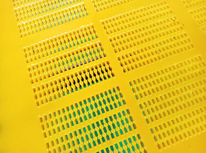 Delivery of polyurethane screens for sample processing