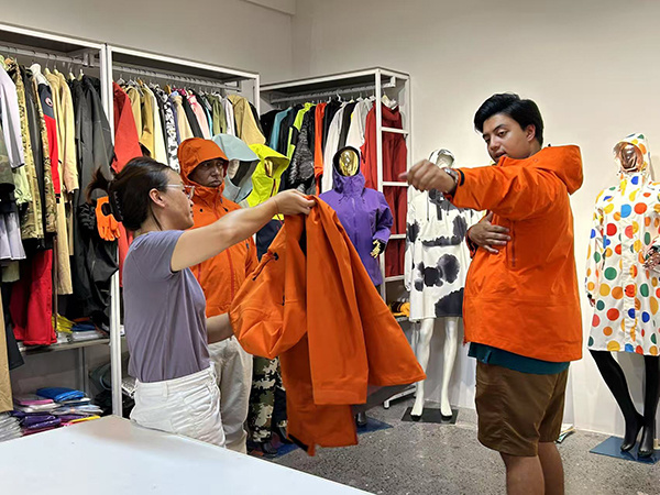 Chaquetas impermeables y impermeables de tallas grandes Chaquetas impermeables y impermeables de tallas grandes