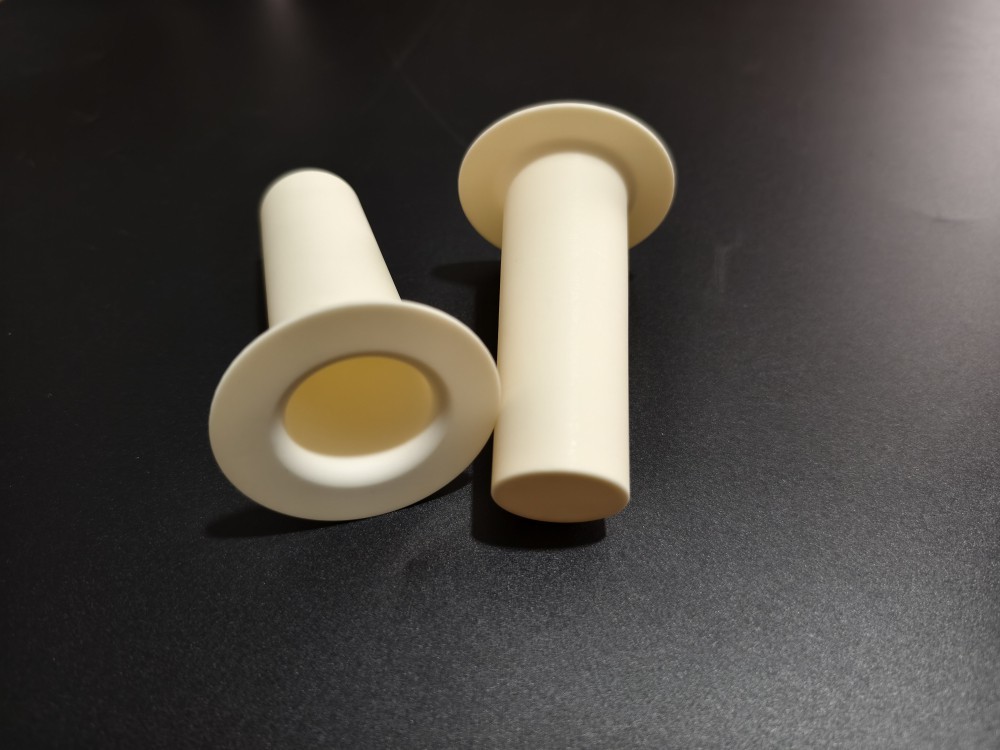 Alumina ceramic crucible