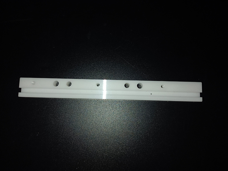 Yttrium oxide ceramic precision machined strips