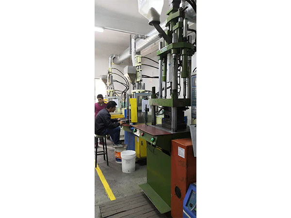 Injection molding machine