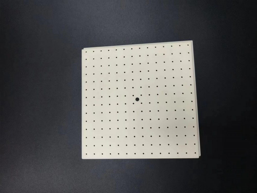 Ceramic plate