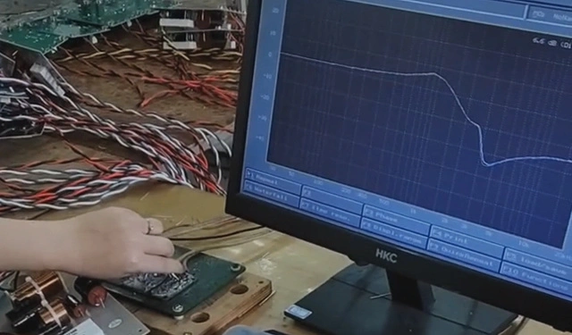 Crossover detection for professional speakers & Crossover detection for high-quality speakers