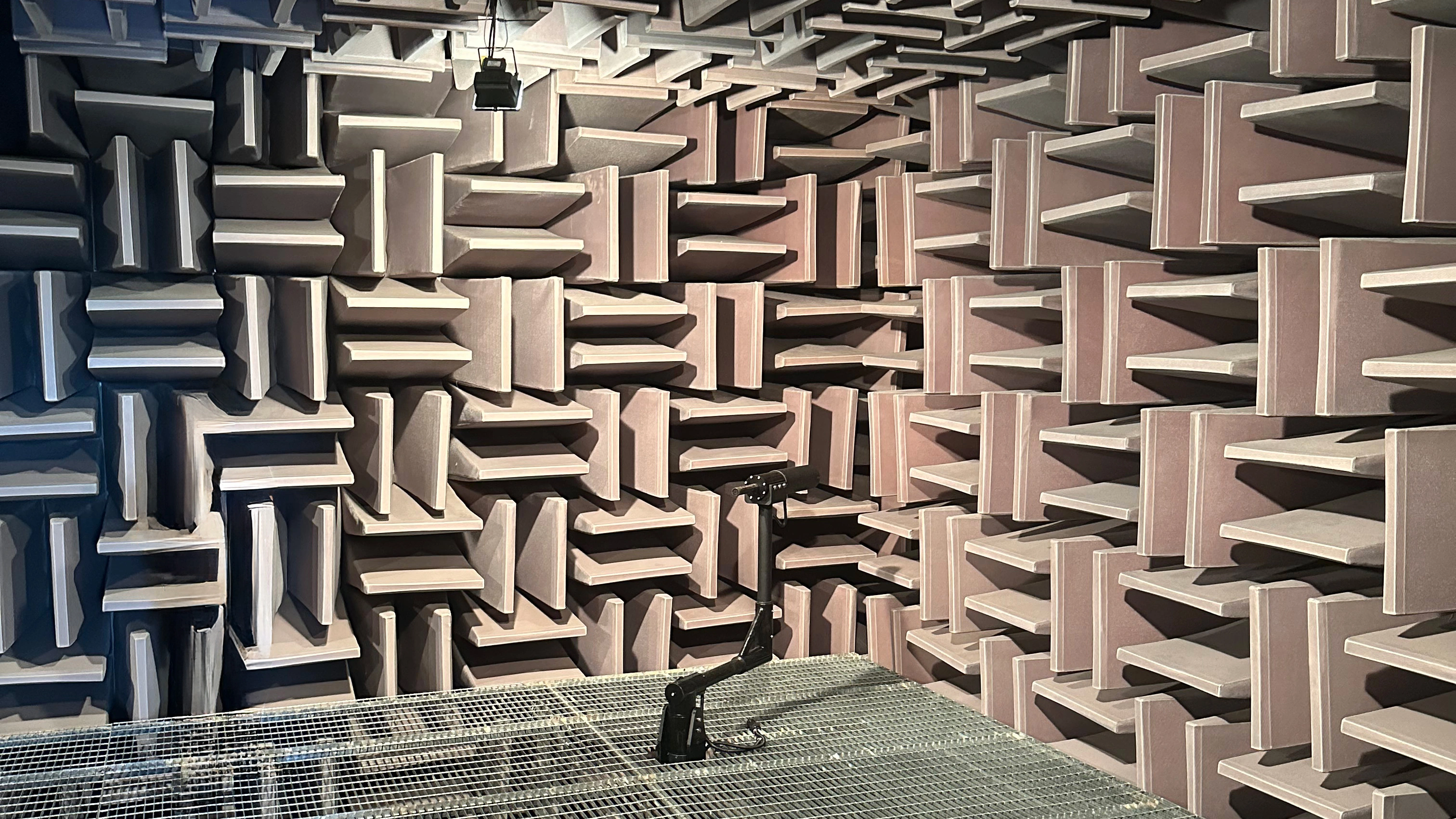 Wooden Speaker Sound Testing Exhibition Hall