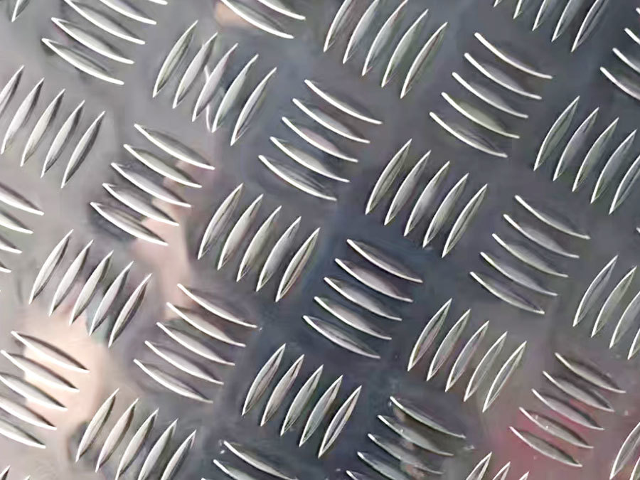 Five-stripe patterned board