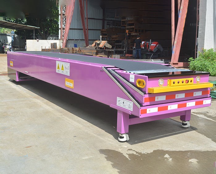 Application of telescopic belt conveyor in truck loading and unloading in Malaysia