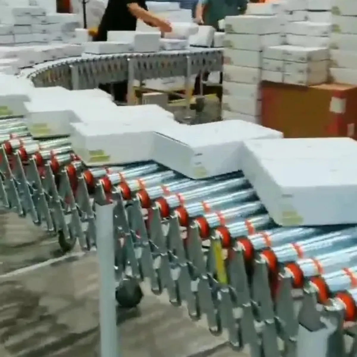 Quality Flexible Roller Conveyor from China Factory Enhances Material Handling
