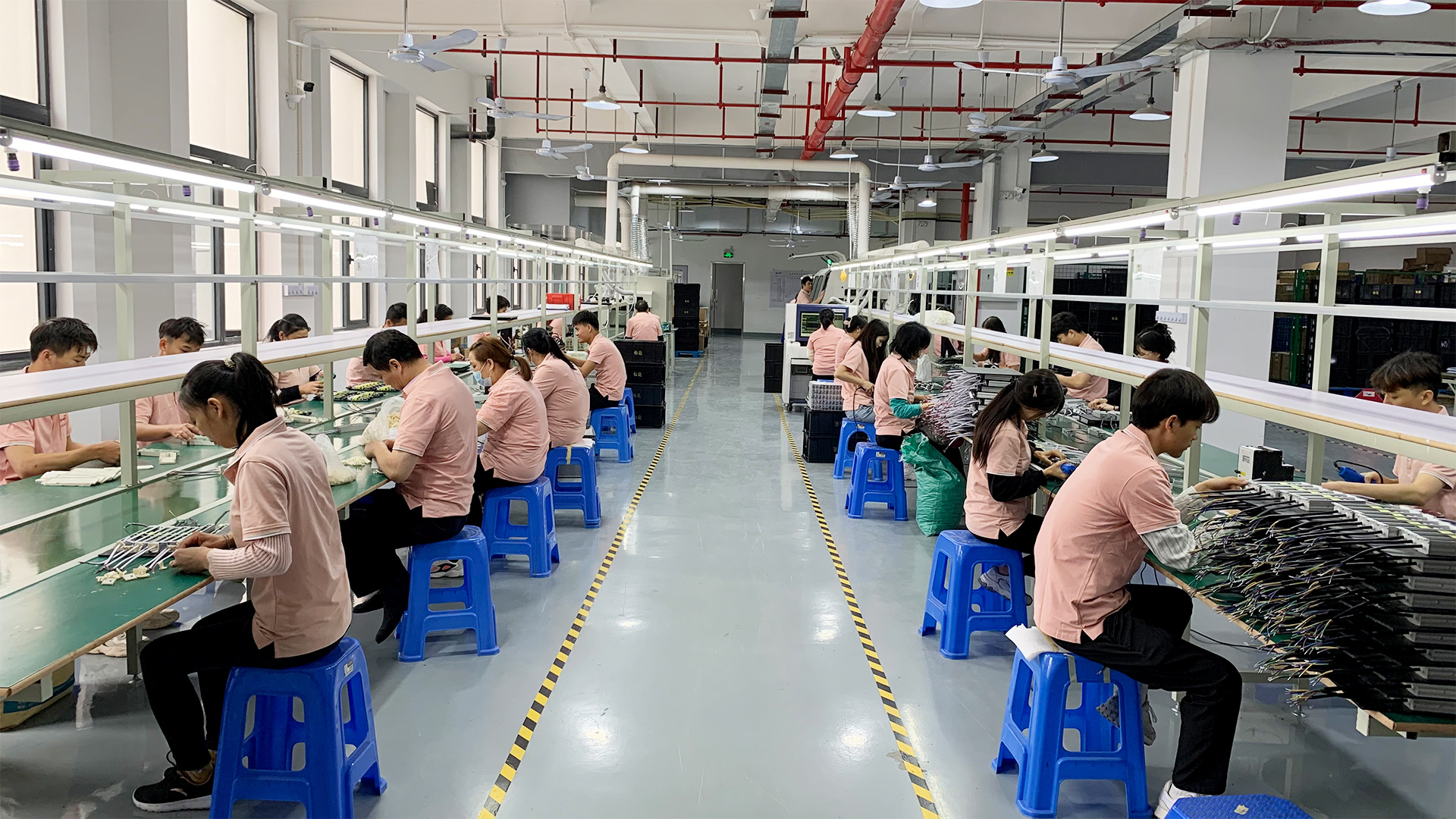 Revolutionizing Production Lines with Constant Voltage LED Drivers Revolutionizing Production Lines with Constant Voltage LED Drivers