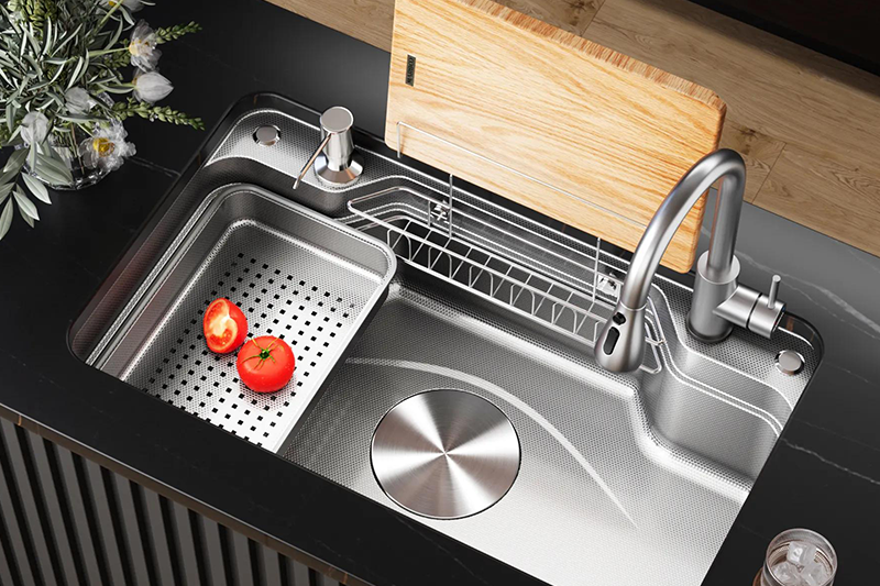 Is the comprehensive sink program more water efficient than the standard washing program?