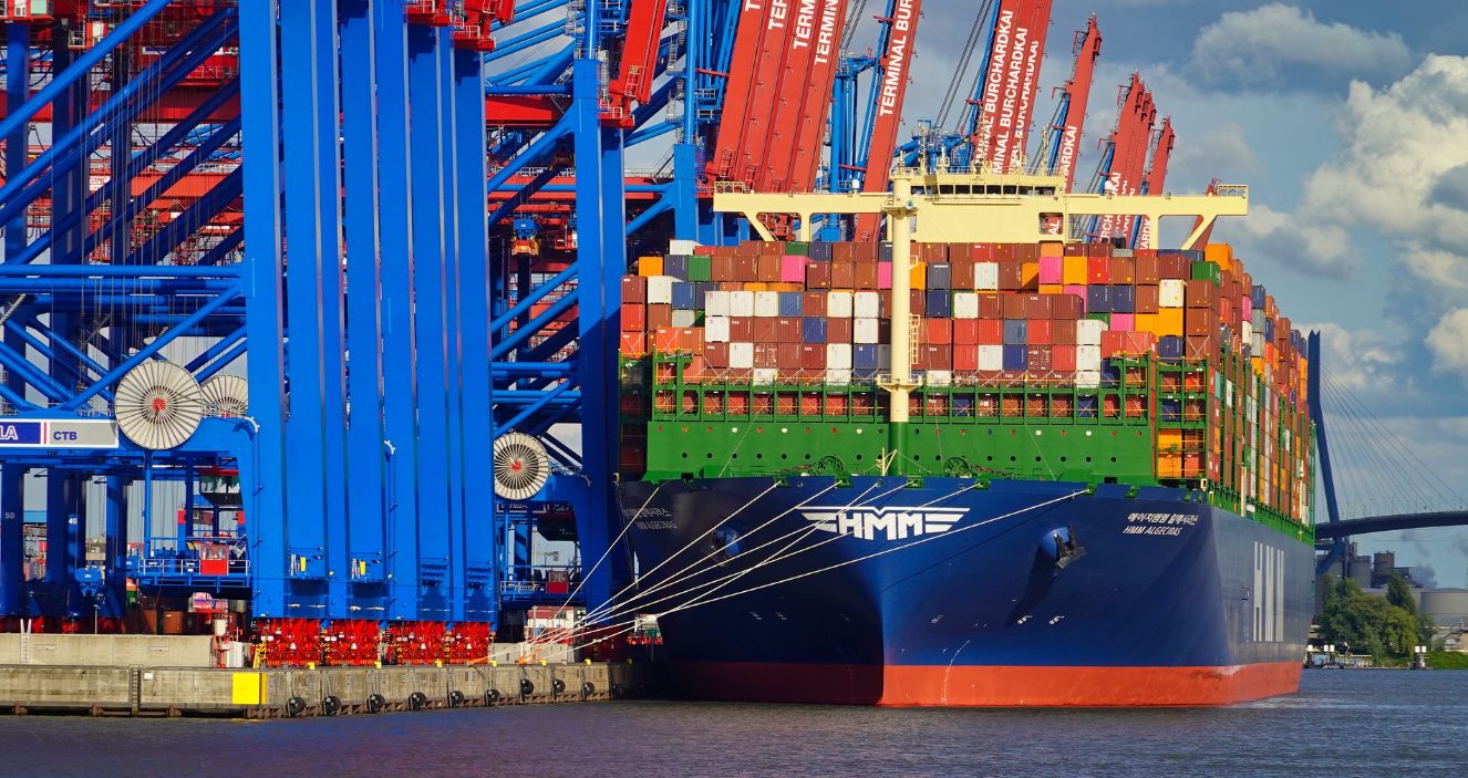 New Upheaval in Global Shipping: Decoding HMM's $17 Billion Capacity Expansion Battle