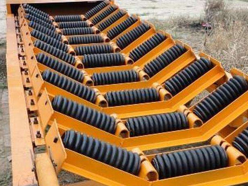 The influence of the radial runout of the idler on the conveyor