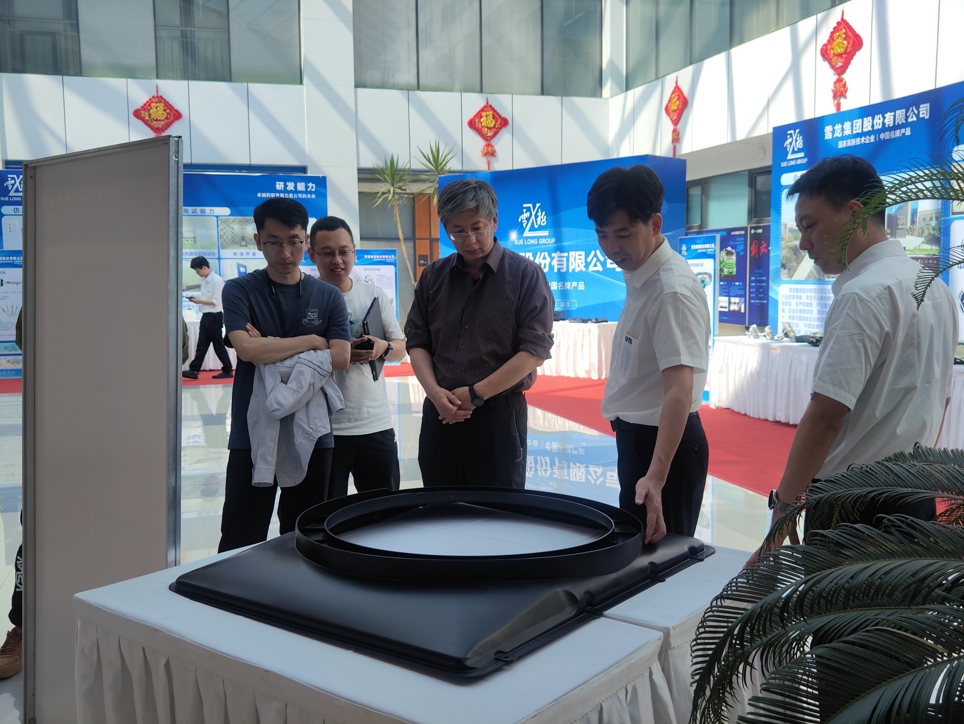 Technical Exchange | Snow Dragon Group Innovation Technology Exhibition - Entering FAW Jiefang