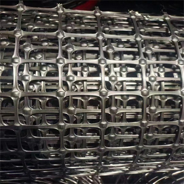 Chinese polypropylene biaxial plastic geogrid manufacturer for soil stabilization of dam and road base layer