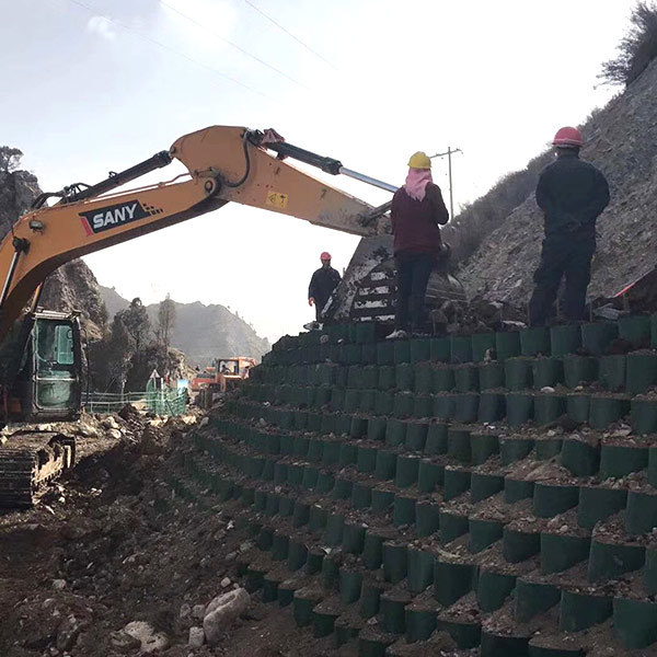 Geocell solution in retaining wall project