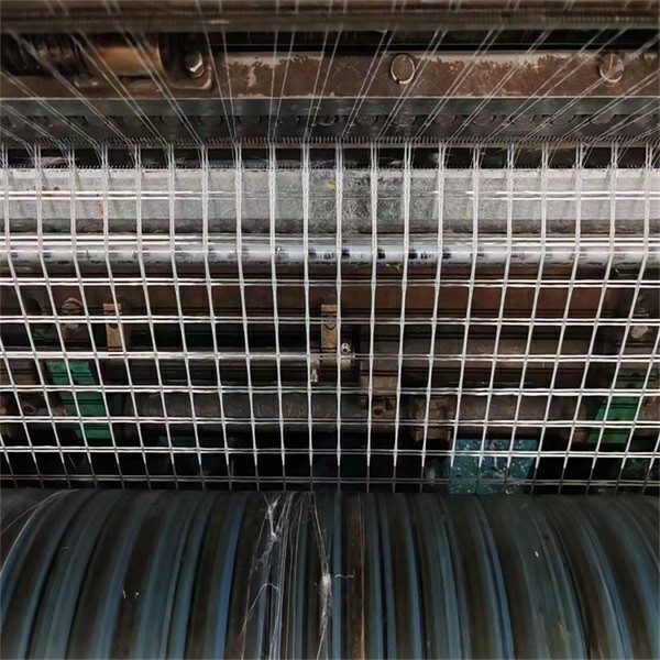 200knx100kn Fiberglass Geogrid Bitumen Coated for Asphalt Overlay Reinforcement Purpose