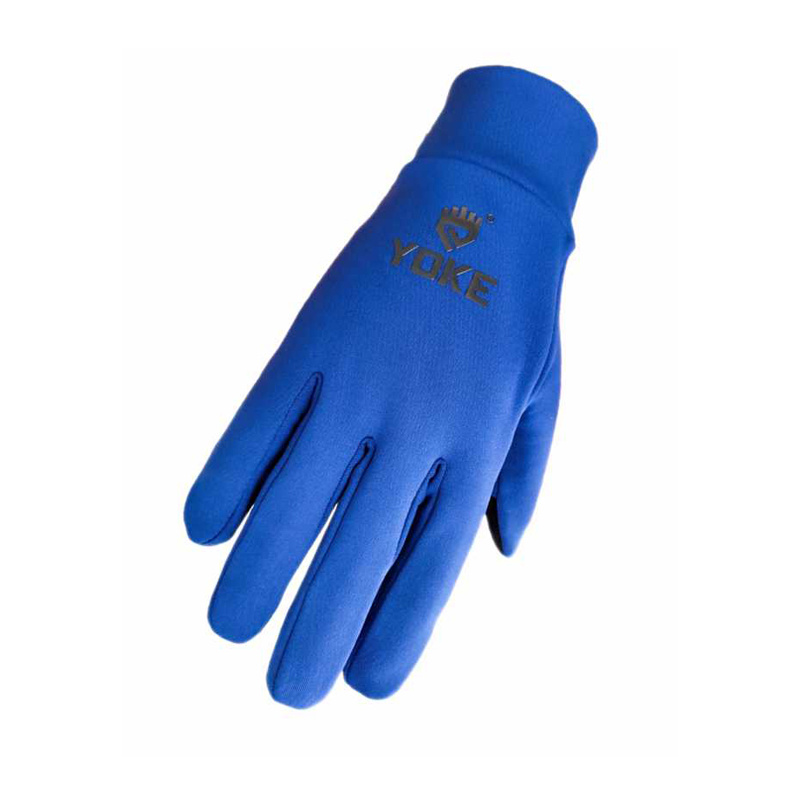 How Touch and Windproof Gloves Can Transform Your Daily Commute