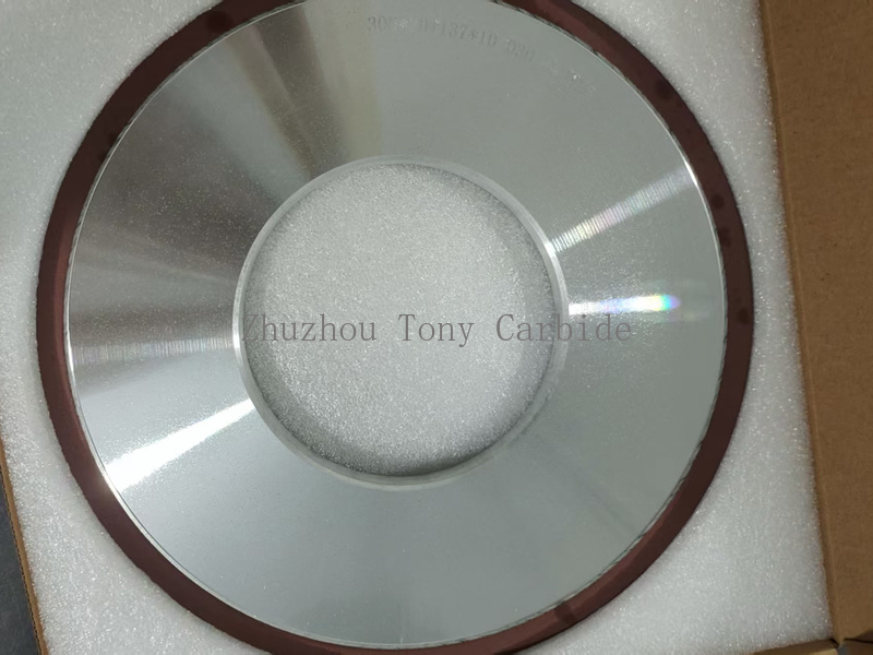 Diamond grinding wheel