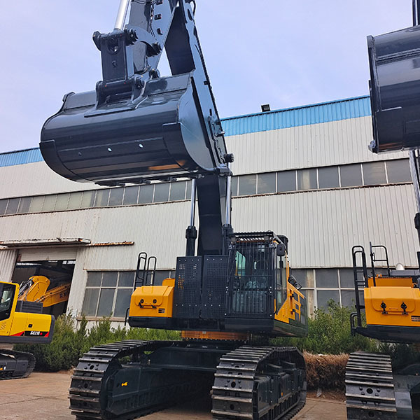 EXCAVADORA MEDIANA XE310GA