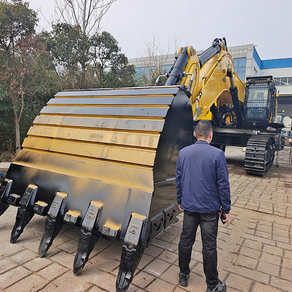 EXCAVADORA MEDIANA XE155GA