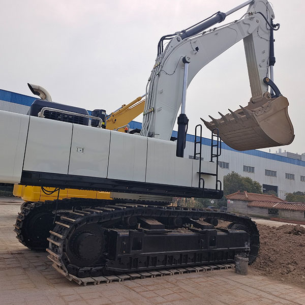 EXCAVADORA MEDIANA XE245GH