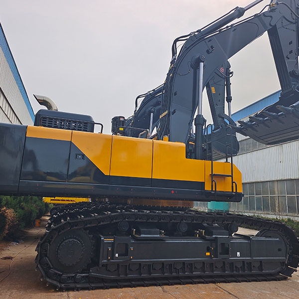 EXCAVADORA MEDIANA XE335GK