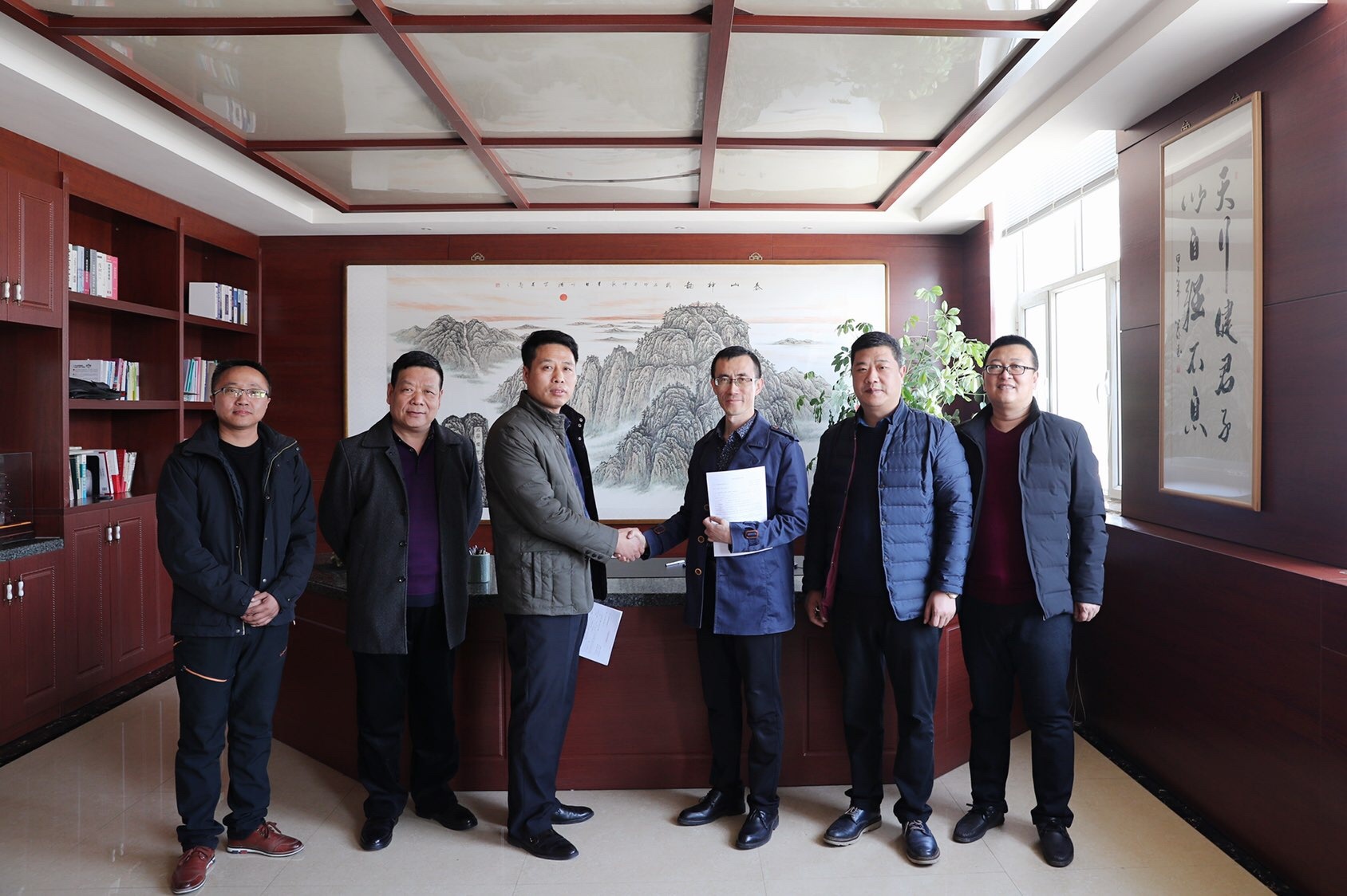 陕西炳智机械有限公司和山西大同云冈纸业签订了两台新月型卫生纸机