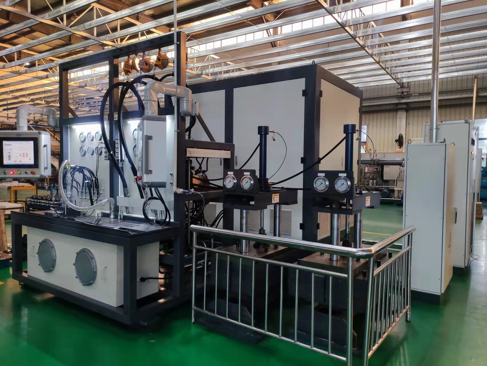 Multi-way valve, cartridge valve factory test bench