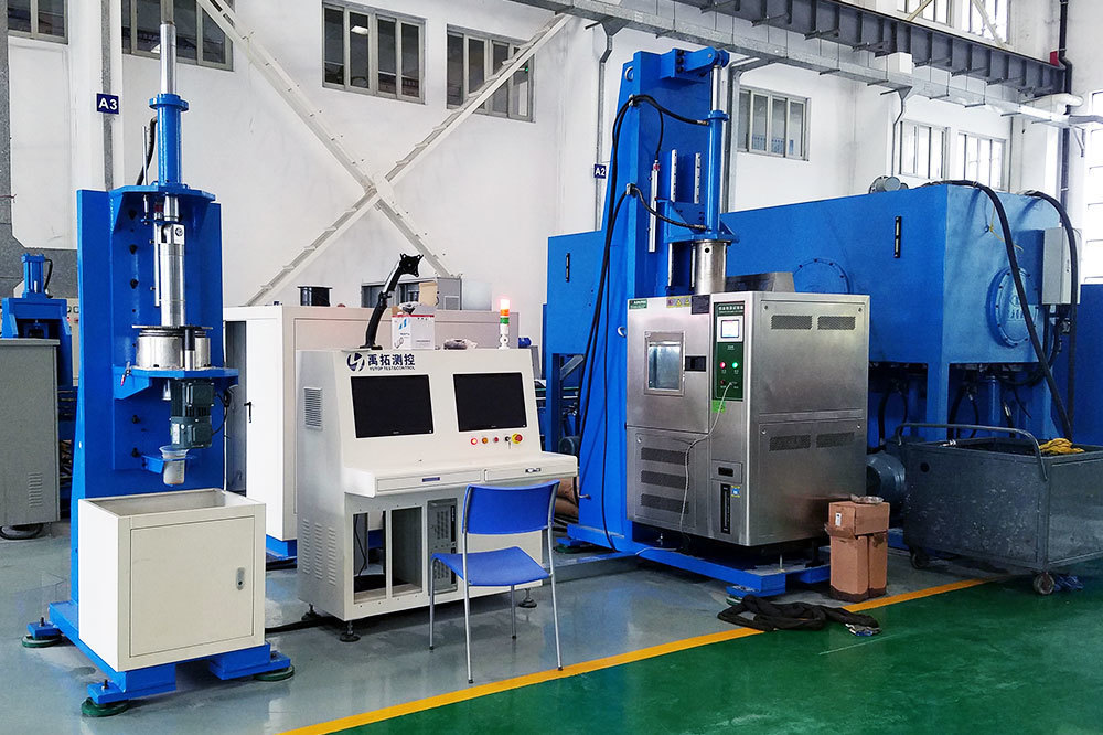 Reciprocating seal test bench