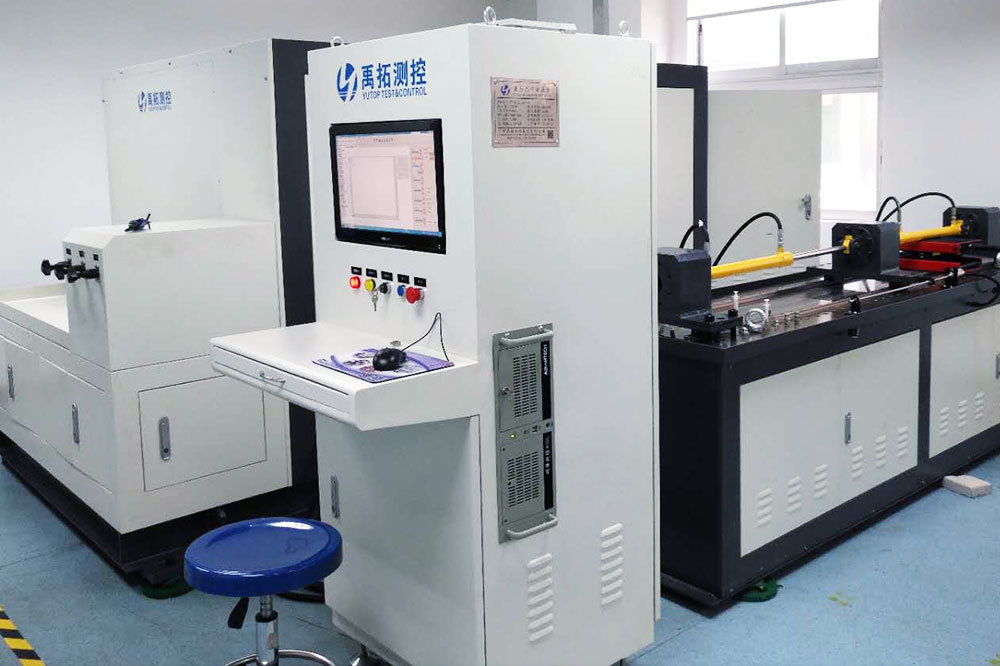 Hydraulic component integrated test bench for robots
