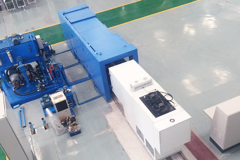 Hydraulic reciprocating rod sealing system test bench