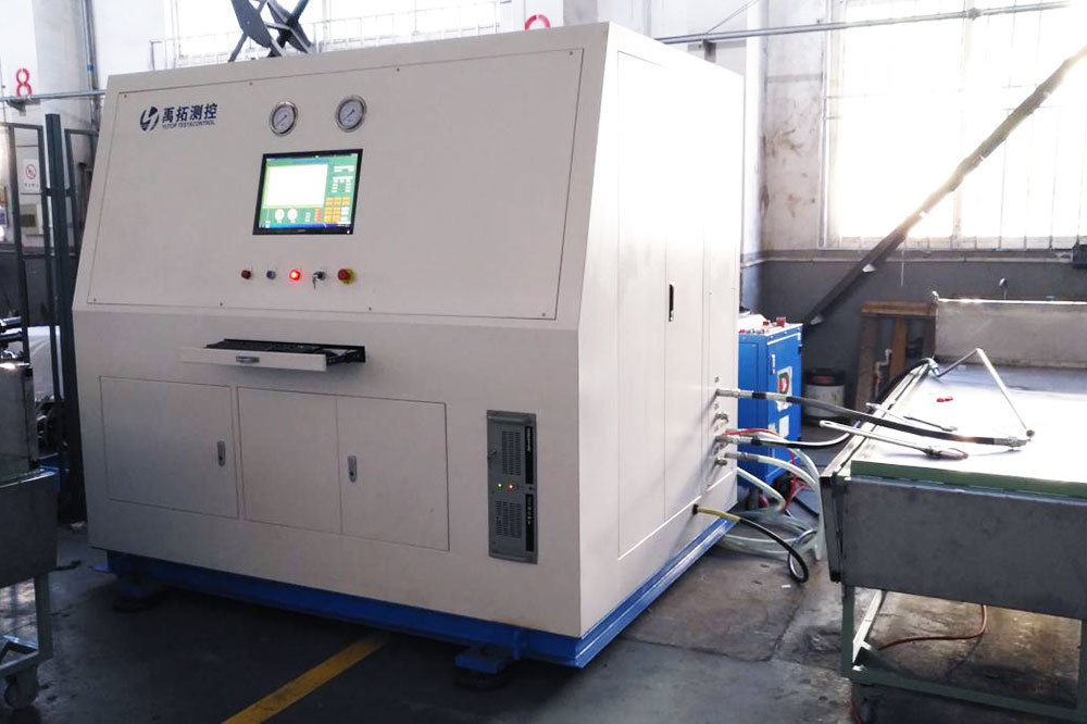 Hydraulic component integrated test bench for robots