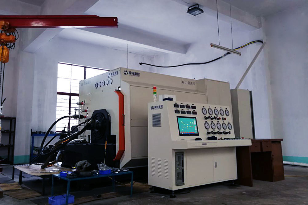 Hydraulic pump test bench