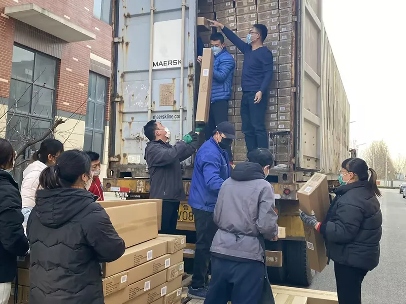 Loading and shipping Loading and shipping