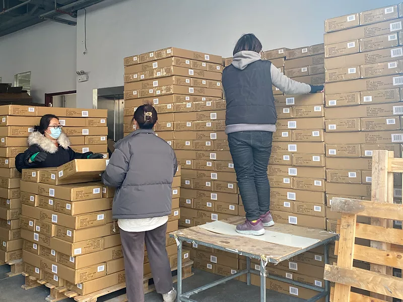 Loading and shipping Loading and shipping