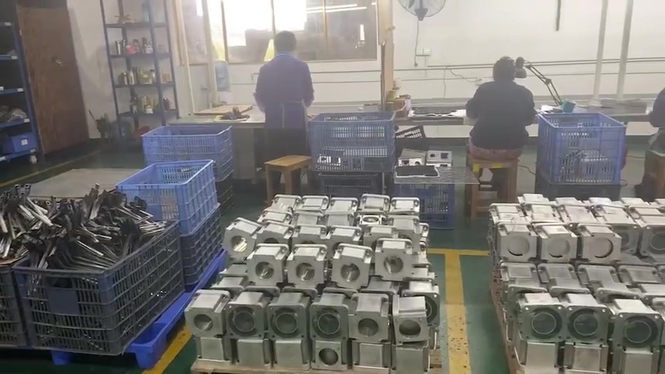 喷涂贴防烤车间一角.mp4