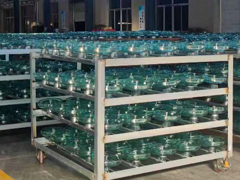 Advantages of glass insulators